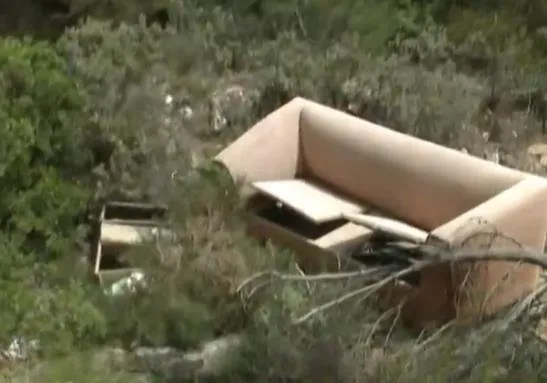 İzmir Çeşme’de çevre katliamı! Ormanlık alana moloz döktüler