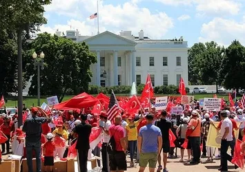 Beyaz Saray önünde “Darbeye Karşı Demokrasi” mitingi