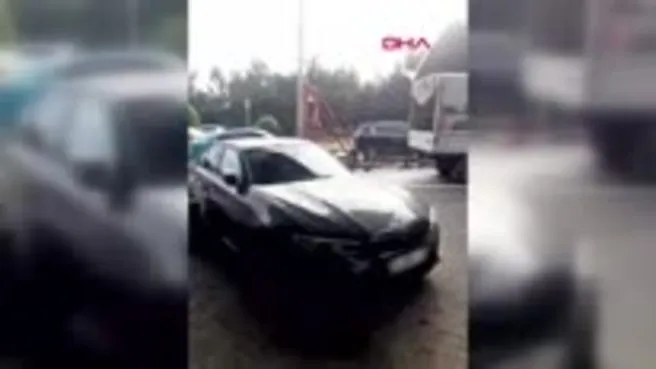 Yıldız Tilbe sivil polis aracına çarptı