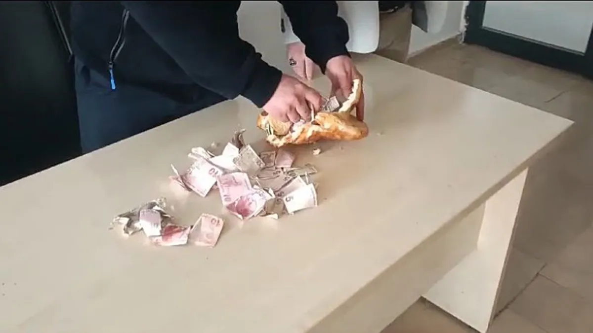 Pidenin içinden çıkanlar şoke etti! Dilencilerden ilginç para saklama yöntemi