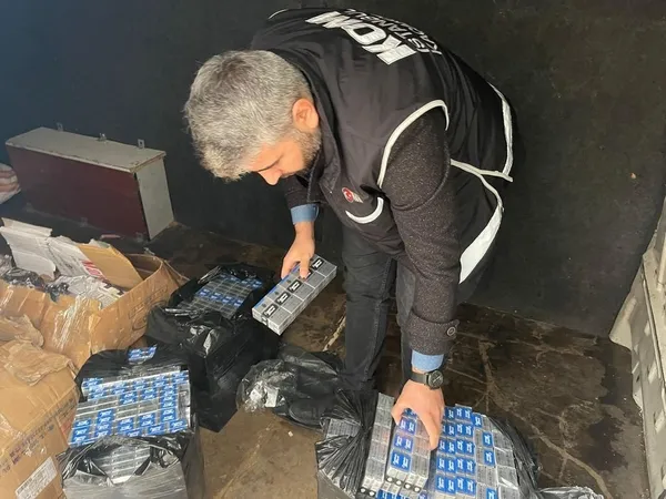 İstanbul Emniyeti’nden dev operasyon! Uluslararası çalışan çete çökertildi