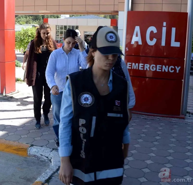 FETÖ operasyonunda yakalanan kadın objektiflere gülerek poz verdi 2