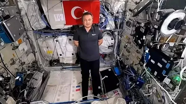 uzayda-10uncu-deney-alper-gezeravci-uyna-ile-isik-tutacak-1706700868763.jpeg Uzayda 10'uncu deney! Alper Gezeravcı 'UYNA' ile ışık tutacak - 5
