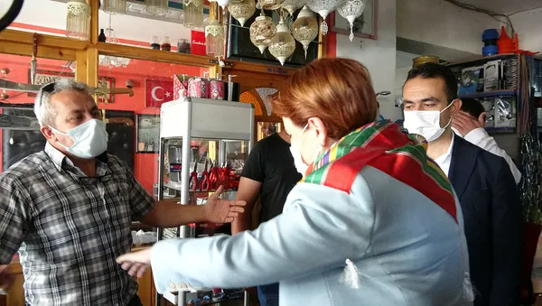 cankirida-iyi-parti-genel-baskani-meral-aksenere-hdp-tepkisi-siz-onlarla-bir-oldunuz-1628008433610.jpg Çankırı'da İYİ Parti Genel Başkanı Meral Akşener'e HDP tepkisi: Siz onlarla bir oldunuz - 3