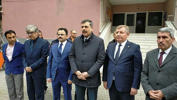 Çorum'da kız yurdunda 103 öğrenci zehirlendi! Başkan Erdoğan, Çorum Valisi'nden bilgi aldı - 1