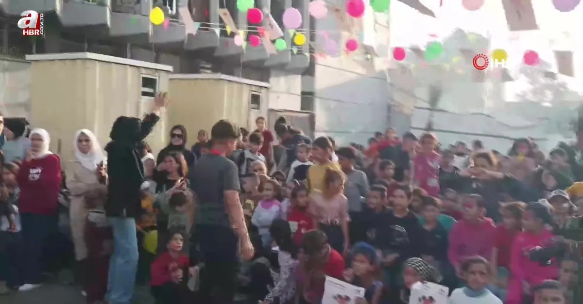 Gazze’de Çocuk Sinema Festivali düzenlendi