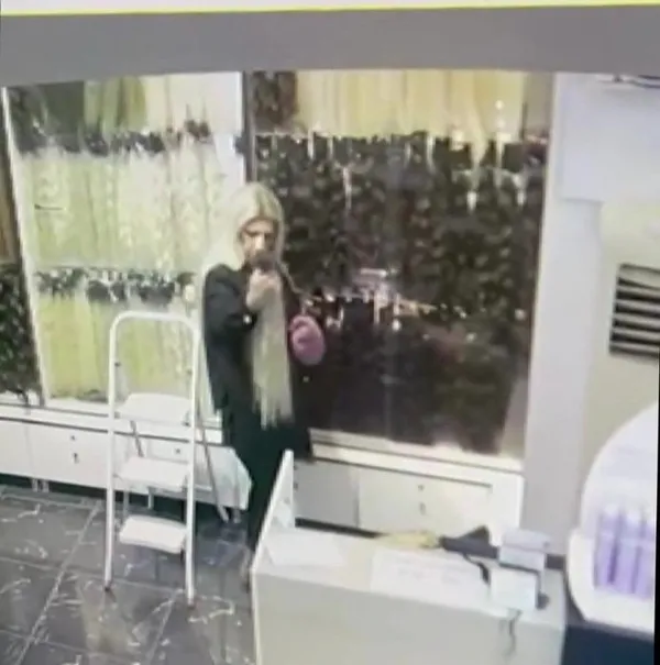 1686742270803.jpg İstanbul'da kadın kuaföründe akılalmaz olay! 15 bin liralık işlemden sonra yaptıkları şoke etti - 2