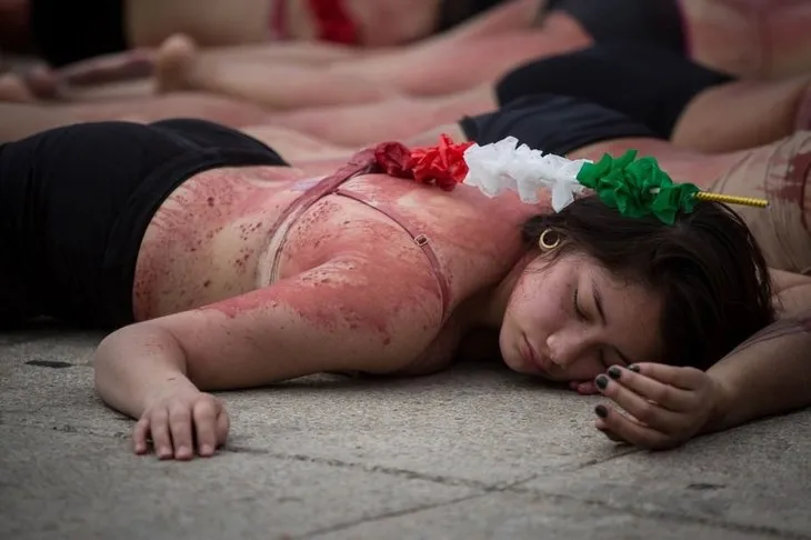 Meksika’da çarpıcı boğa güreşi protestosu