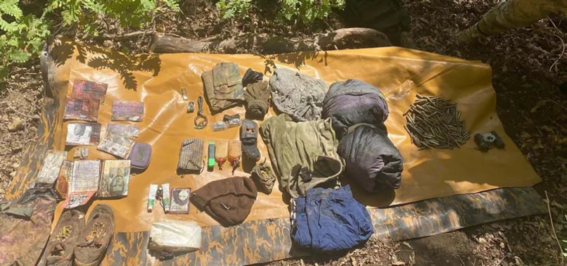 Tunceli'de teröristlerin 4 sığınağı imha edildi