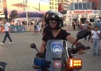 Motosikletli kadın zabıtalara yoğun ilgi