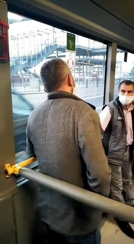 halk-otobusunde-igrenc-olay-sapigin-sozleri-cildirtti-1605081890725.jpg Halk otobüsünde iğrenç olay! Sapığın sözleri çıldırttı... - 3