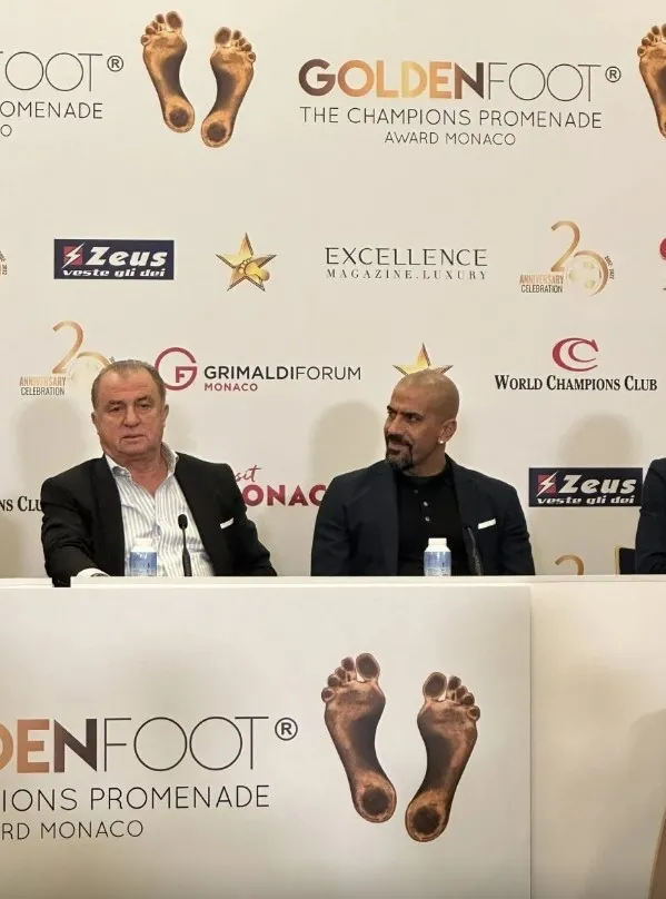 fatih-terim-bir-kez-daha-tarihe-gecti-golden-foot-altin-ayak-efsaneler-odulunu-aldi-1671660788992.jpg Fatih Terim bir kez daha tarihe geçti: "Golden Foot - Altın Ayak" Efsaneler Ödülü'nü aldı - 1