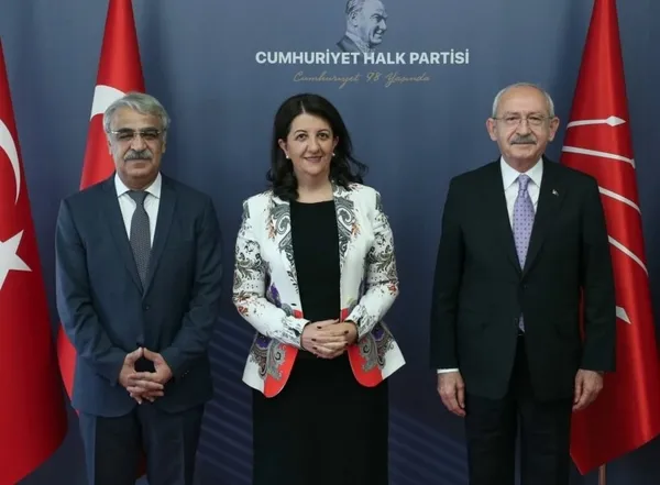 hdpden-ittifak-ortaklarina-gozdagi-daha-fazlasini-istiyoruz-1662673672665.jpg HDP'den ittifak ortaklarına gözdağı: Daha fazlasını istiyoruz - 3