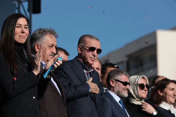 Şanlıurfa’daki açılışa katılan İbrahim Tatlıses Başkan Erdoğan’a olan sevgisini anlattı: Bize Cumhurbaşkanımız yeter gerisi te go ti çi go ti