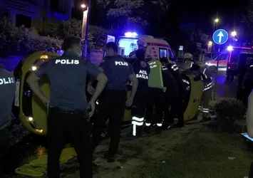 Üsküdar'da feci kaza! Yaralılar uzun uğraşlar sonrası araçtan çıkarıldı