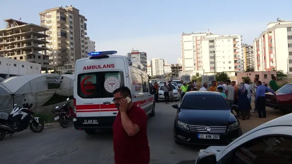mersinde-kahreden-olum-insaatin-11inci-kattan-dusen-isci-yasamini-yitirdi-1654192370770.jpg Mersin’de kahreden ölüm! İnşaatın 11'inci kattan düşen işçi yaşamını yitirdi - 1