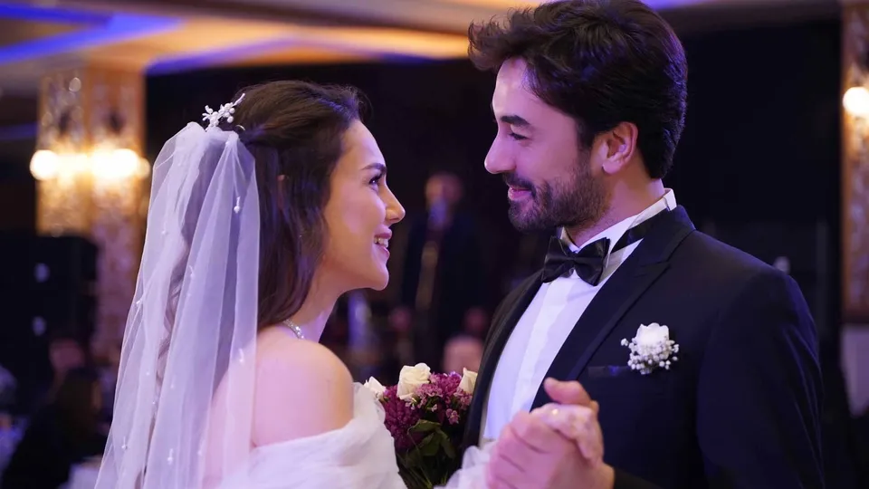 Kalp Yarası’nda Ayşe ve Ferit evlendi!