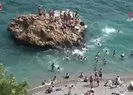 Sıcaktan bunalanlar sahile akın etti