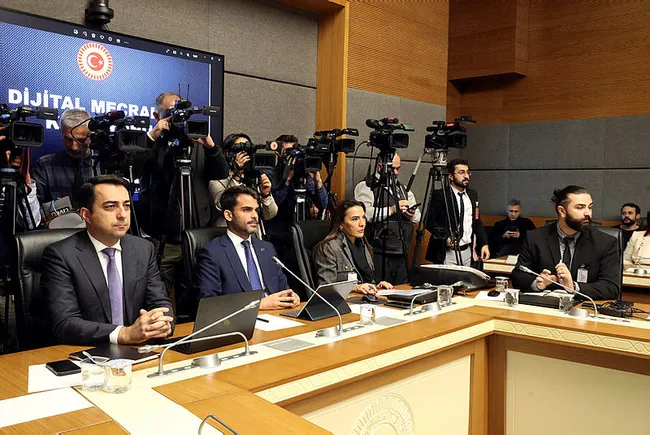 tiktok-kapatilacak-mi-tiktok-yetkilisi-ne-anlatti-iste-herkesin-merak-ettigi-cevap-1702031191125.jpg Tiktok kapatılacak mı? Tiktok yetkilisi ne anlattı? İşte herkesin merak ettiği cevap