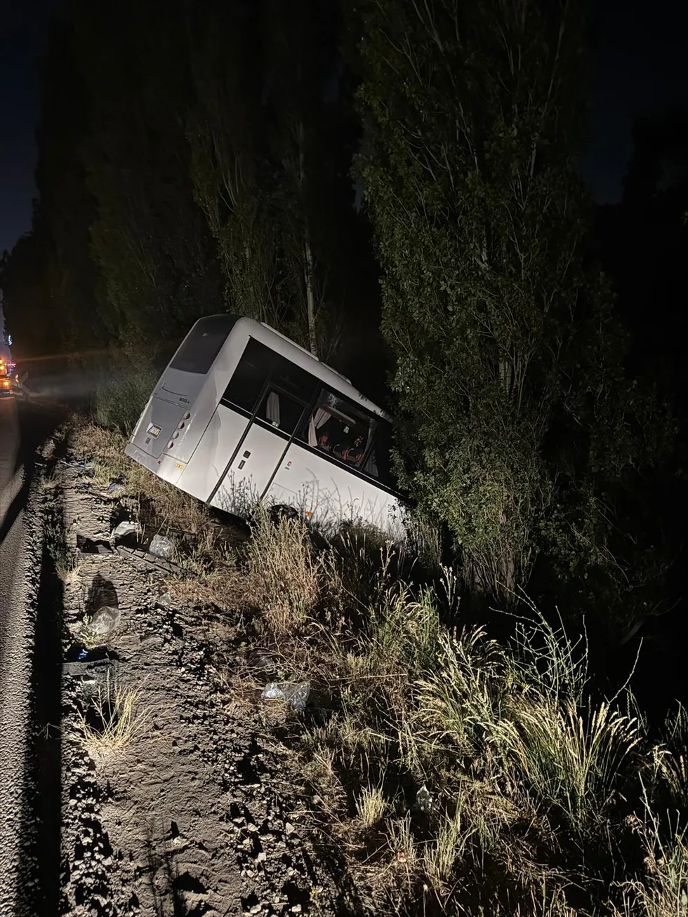 Ankara'da servis minibüsü ile otomobil çarpıştı: 8 kişi yaralandı - 2