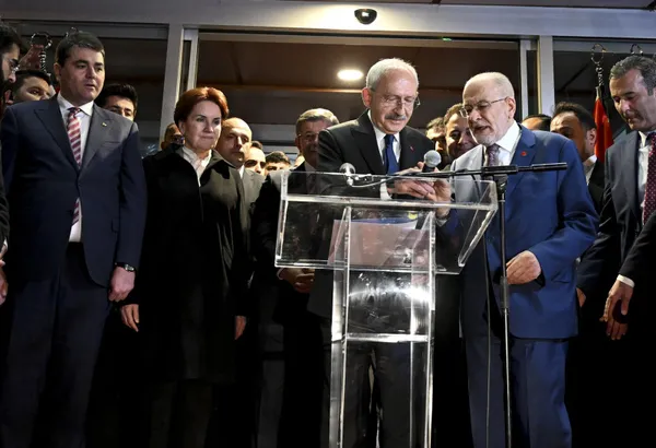 CHP’lileri korkutan pazarlık! Kılıçdaroğlu hangi partiye kaç vekil vadetti? Ahmet Davutoğlu ve Ali Babacan’ın ilk hedefi Meclis’te grup kurmak