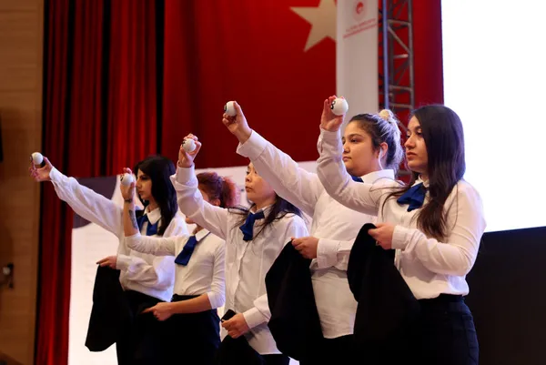 ilk-is-yerimde-kura-tarihi-belli-oldu-cevre-sehircilik-ve-iklim-degisikligi-bakani-murat-kurum-duyurdu-1678611397824.jpg “İlk İş Yerim”de kura tarihi belli oldu! Çevre, Şehircilik ve İklim Değişikliği Bakanı Murat Kurum duyurdu - 3