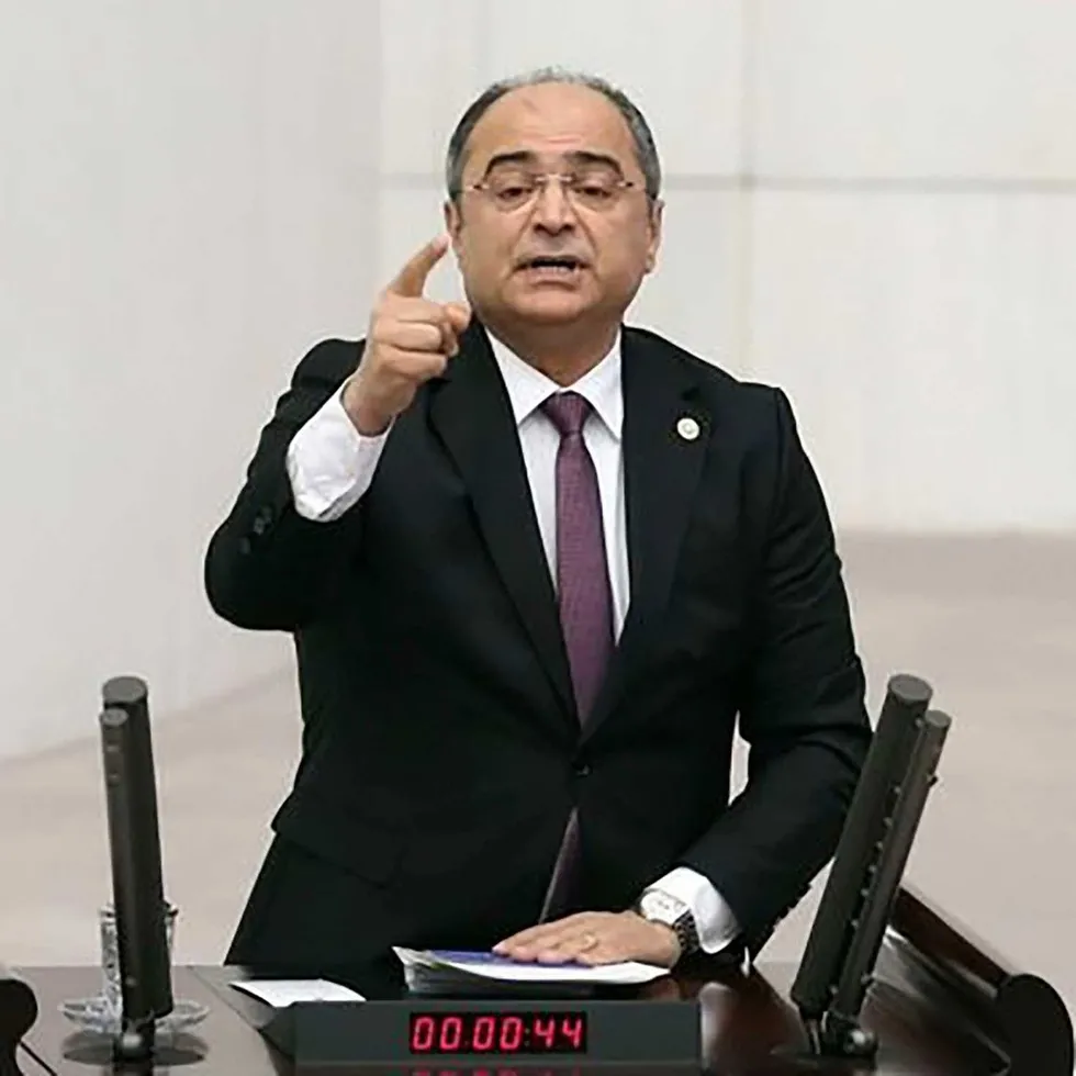 imamoglunun-danismanini-turan-aydogani-koseye-sikistiran-kayit-1787742625382.jpeg İmamoğlu’nun danışmanı CHP'li Turan Aydoğan'ı köşeye sıkıştıran kayıt: Rüşvete “espri” savunması pes dedirtti! - 1