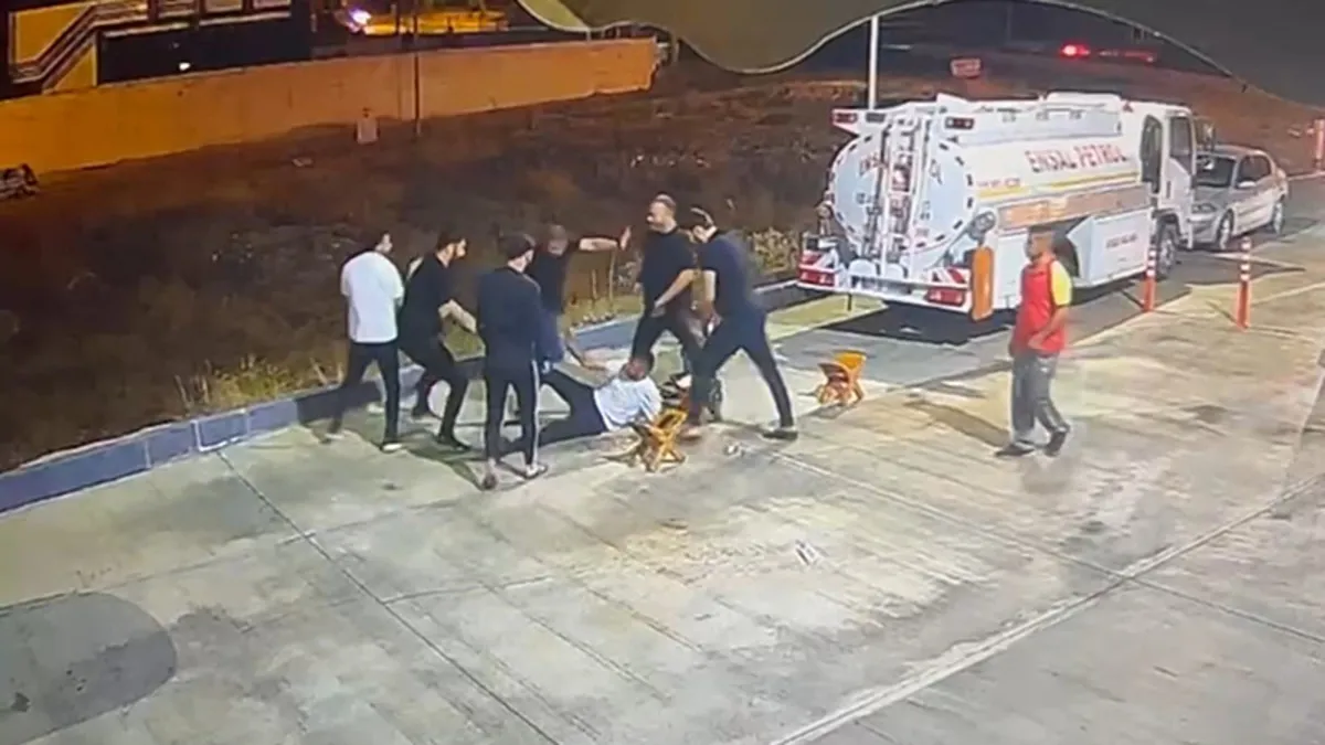 Akaryakıt istasyonunda cinayet! Yerlerde sürükleyip öldürdüler! O anlar kamerada