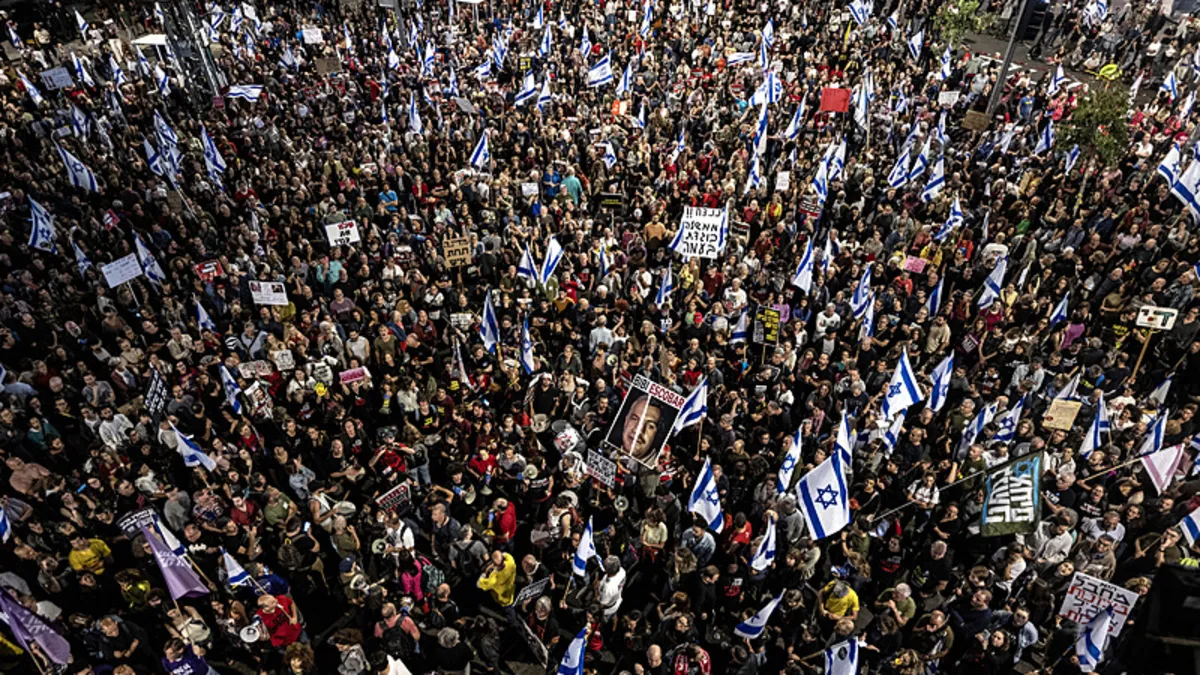 Tel Aviv'de "Katil Netanyahu istifa" sesleri yankılandı! Binlerce kişi sokağa indi