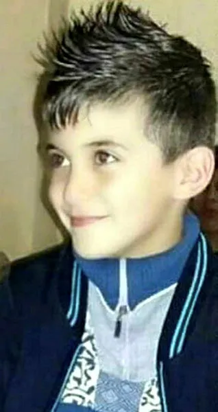 Van’da HDP önünde yapılan eyleme katılan anne: Oğlumu HDP kaçırdı, eline boyu kadar silah vermişler