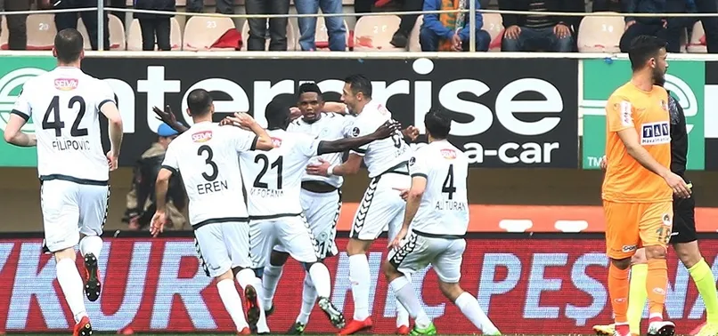 Çılgın maç! 3 gol, 2 penaltı, 1 kırmızı kart