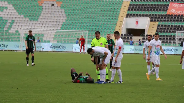 denizlispor-maglubiyet-sonrasi-kume-dusen-ilk-takim-oldu-denizlispor-0-1-caykur-rizespor-mac-sonucu-ozet-1619969096414.jpg Denizlispor mağlubiyet sonrası küme düşen ilk takım oldu! Denizlispor 0-1 Çaykur Rizespor (MAÇ SONUCU-ÖZET) - 1