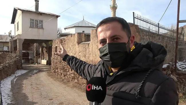Sivas’ta fıkra gibi olay! Misafir odasının altından yol geçiyor - 5
