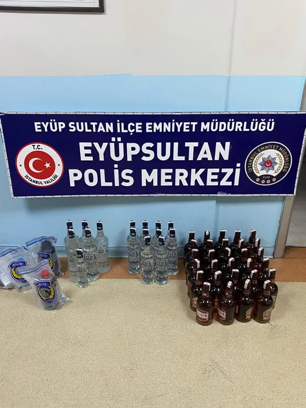 İstanbul'da 68 şişe sahte alkol ele geçirildi - 1