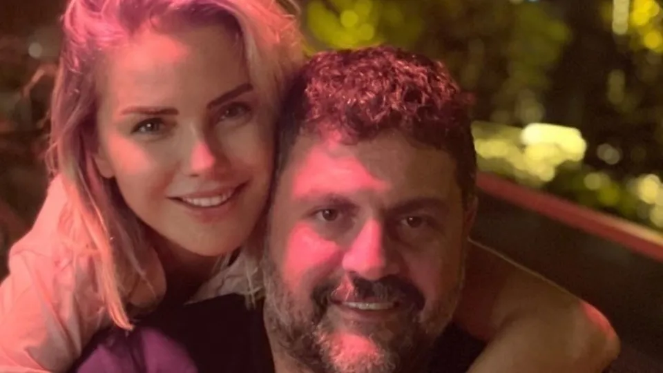 Ece Erken’in hesabı askıya alındı çileden çıktı: Hapiste çürüyeceğin günleri Allah nasip etsin!
