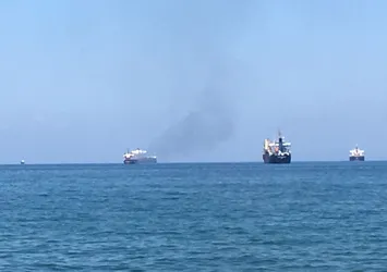 Son dakika: Yük gemisinde yangın