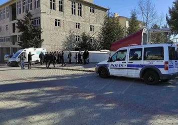 Cinnet getiren koca eşine dehşeti yaşattı!