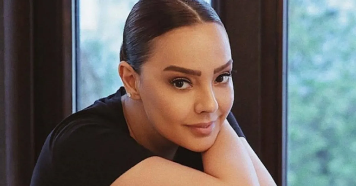 Ebru Gundes Makyajsiz Haliyle Dikkatleri Uzerine Cekti Ebru Gundes Makyajsiz Haliyle Dikkatleri Uzerine Cekti