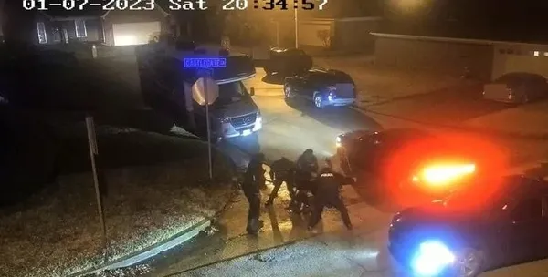 1674898573836.jpg ABD’de polis şiddeti bitmiyor! O görüntüler sonrası sokaklar karıştı | Canice öldürdüler - 5