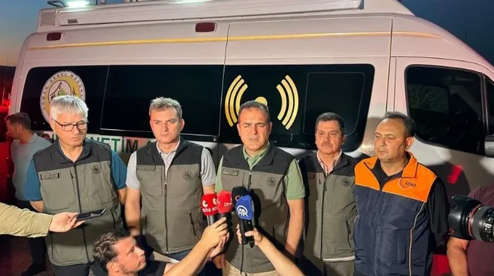 bodrumda-ormanlik-alanda-yangin-havadan-ve-karadan-kesintisiz-mudahale-mugla-valisinden-ilk-aciklama-1720554058280.jpg Bodrum'da orman yangını kontrol altında! Havadan ve karadan müdahale sürüyor - 8