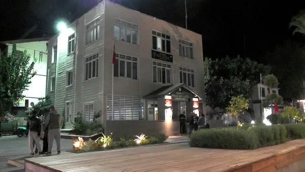 2 kız 3 erkek öğrenciye tacizde bulundu! Mahkeme kararıyla serbest kaldı - 1