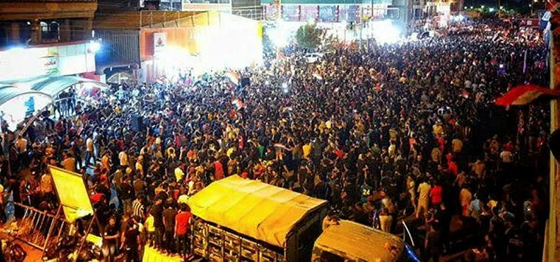 DÜNYA ENDİŞEYLE İZLİYOR! VEKİLLERİN EVİ ATEŞE VERİLDİ