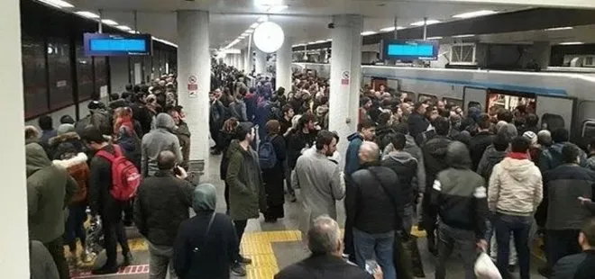 Ekrem İmamoğlu sınıfta kaldı: İstanbullunun ulaşımla imtihanı! Metro yine arıza yaptı onlarca insan mağdur oldu
