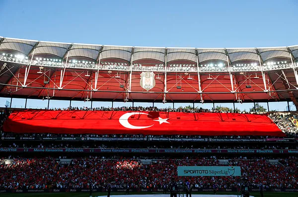 Beşiktaş: 5 - HangiKredi Ümraniyespor: 2 MAÇ SONUCU ÖZET