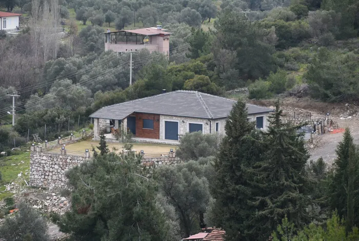 Son dakika: CHP Karaburun’u kaçak cennetine dönüştürmüş! Engin Altay'dan sonra Murat Gül'den tarım arazisine villa skandalı - 5