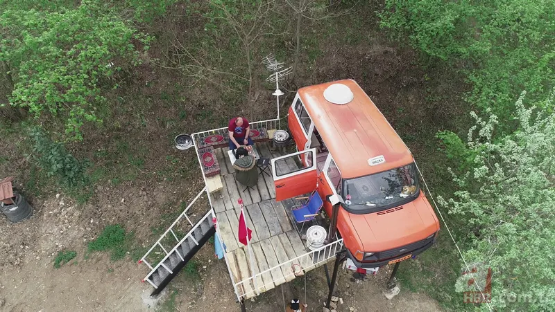 Karadeniz zekasını konuşturdu! Kızları ağaç ev isteyince… 18