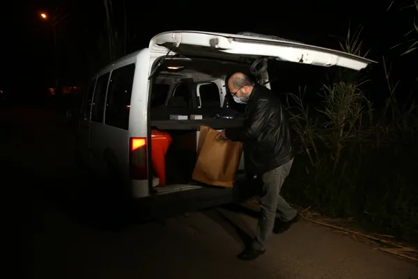 Bahçede temizlik yaparken insan kafatası buldu!