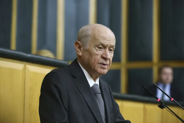 son-dakika-mhp-grup-toplantisi-devlet-bahceli-onemli-aciklamalarda-bulunuyor-1656403369258.jpg Son dakika: MHP Grup Toplantısı | Devlet Bahçeli: Erdoğan'ın adaylığı yasaldır - 1