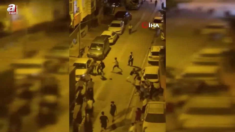 Esenyurt’ta gençler arasında çıkan tartışma kavgaya döndü