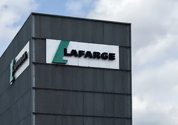 Suriye'de terör örgütü finanse etmekle suçlanıyor: Fransız Lafarge'a tarihi yargılama